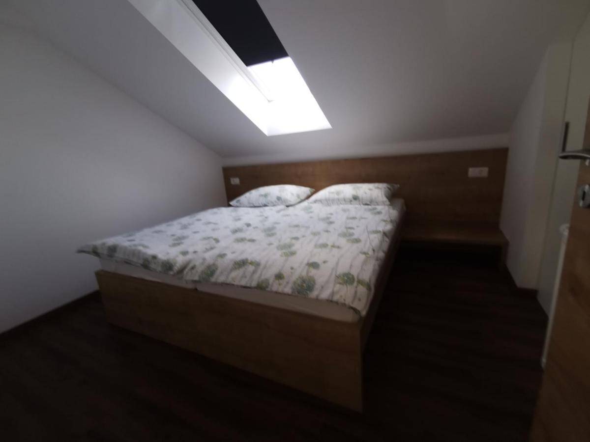 Gostilna S Prenocisci Pav Hotel Rakek Exterior foto