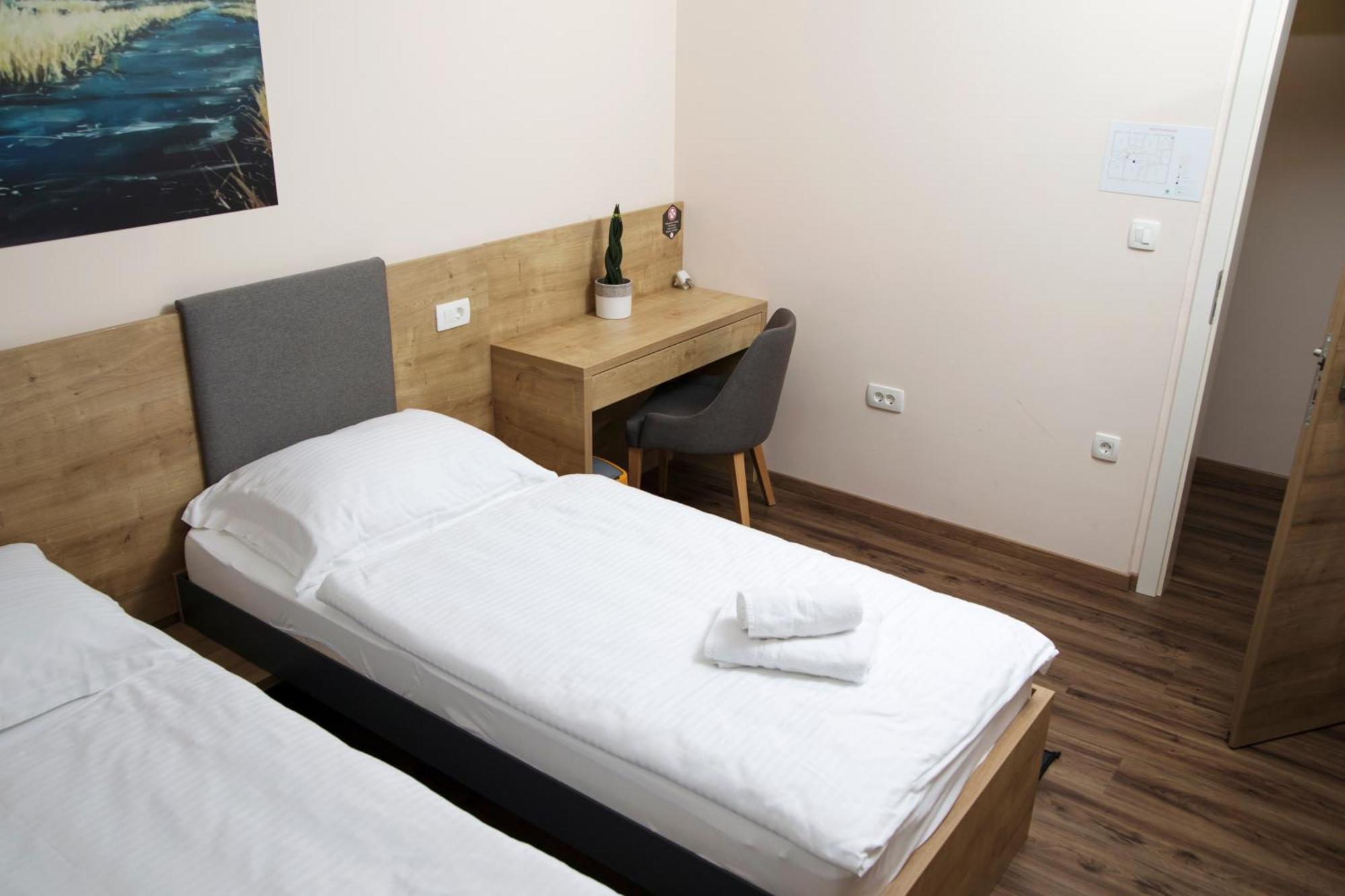 Gostilna S Prenocisci Pav Hotel Rakek Exterior foto