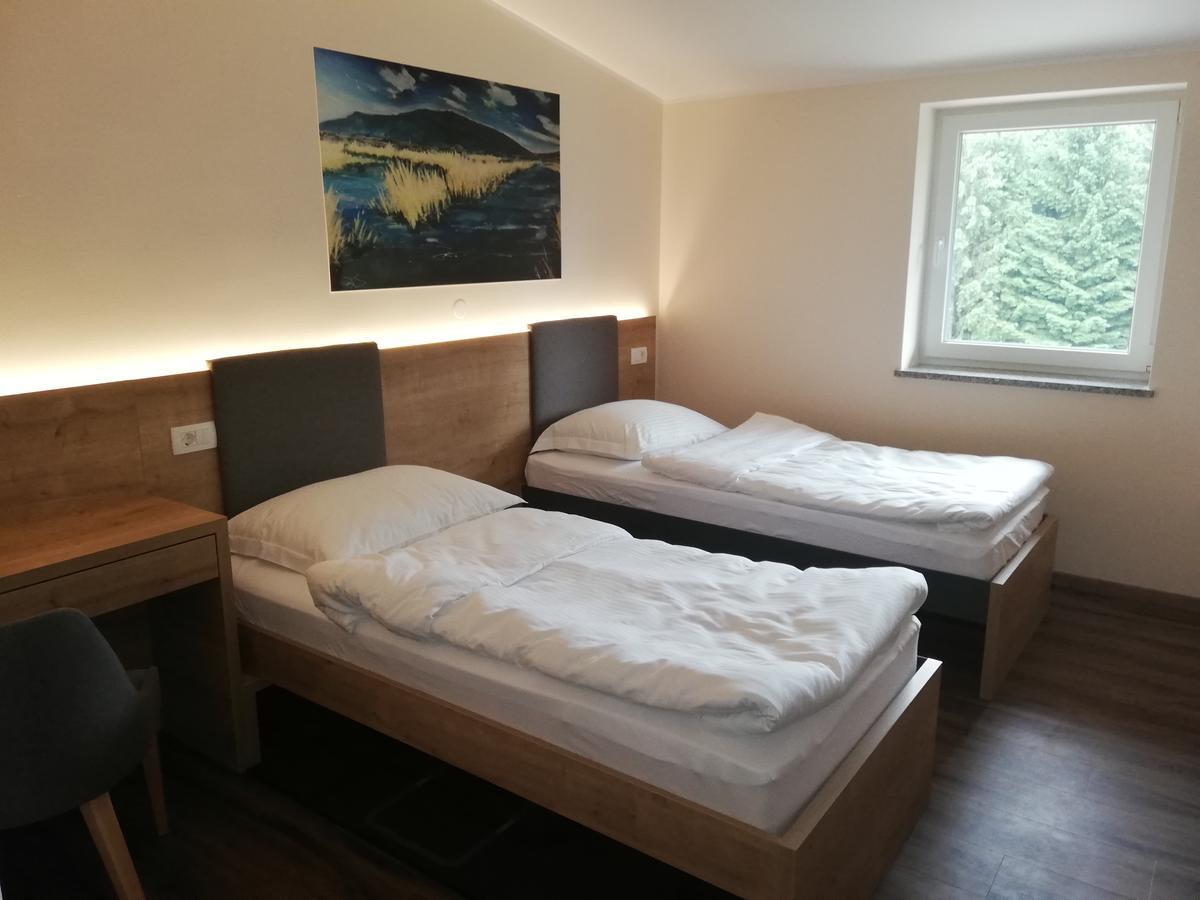 Gostilna S Prenocisci Pav Hotel Rakek Exterior foto