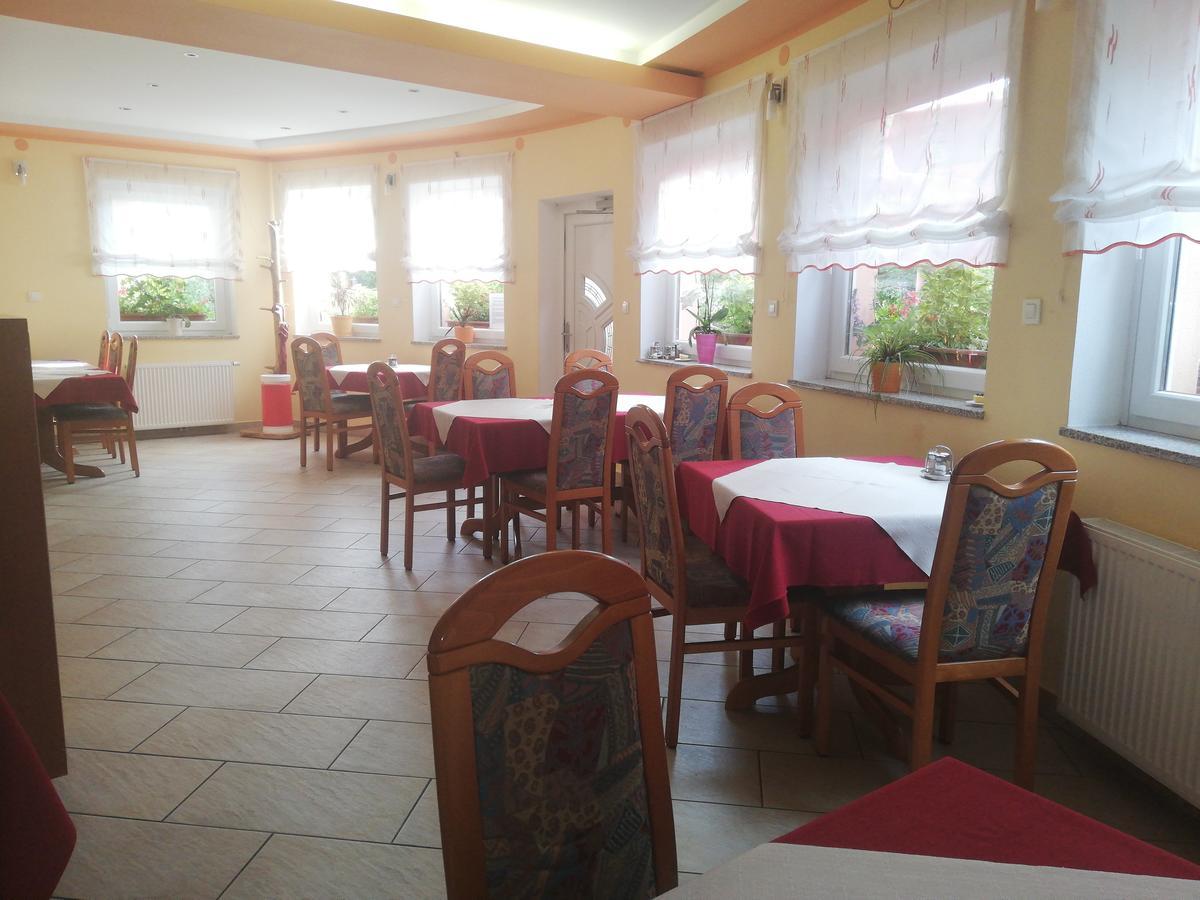 Gostilna S Prenocisci Pav Hotel Rakek Exterior foto