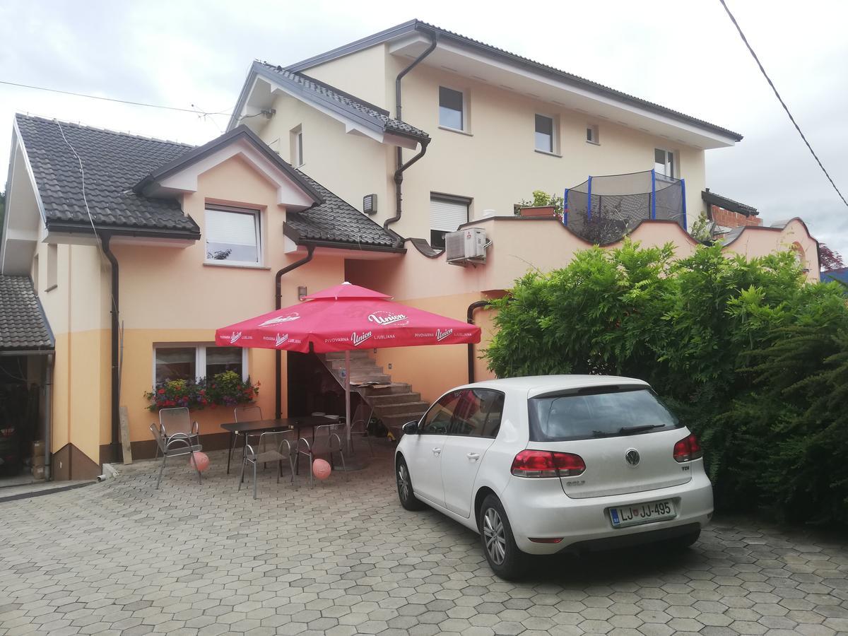 Gostilna S Prenocisci Pav Hotel Rakek Exterior foto